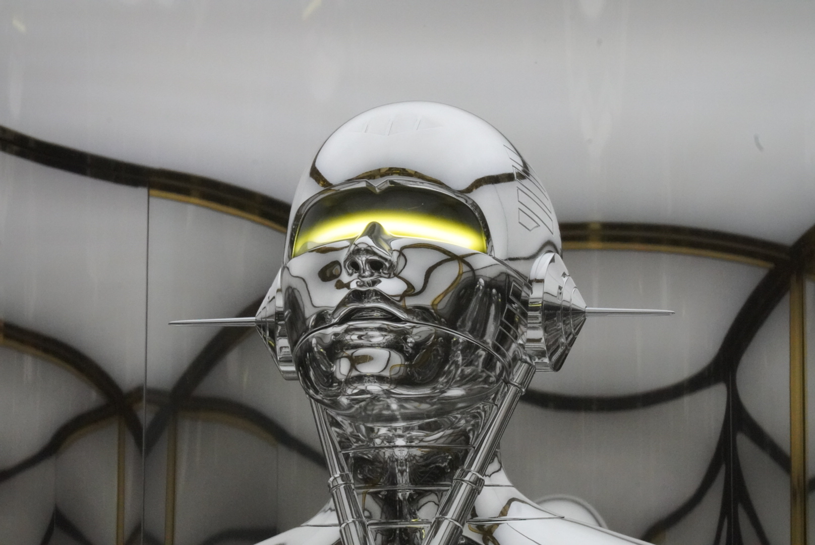 Another sexy robot portrait.